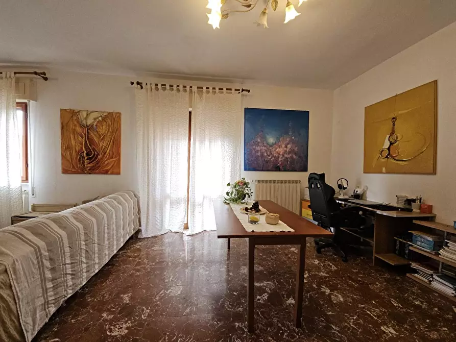 Immagine 16 di Appartamento in vendita  a Carrara