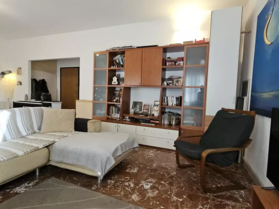 Immagine 12 di Appartamento in vendita  a Carrara