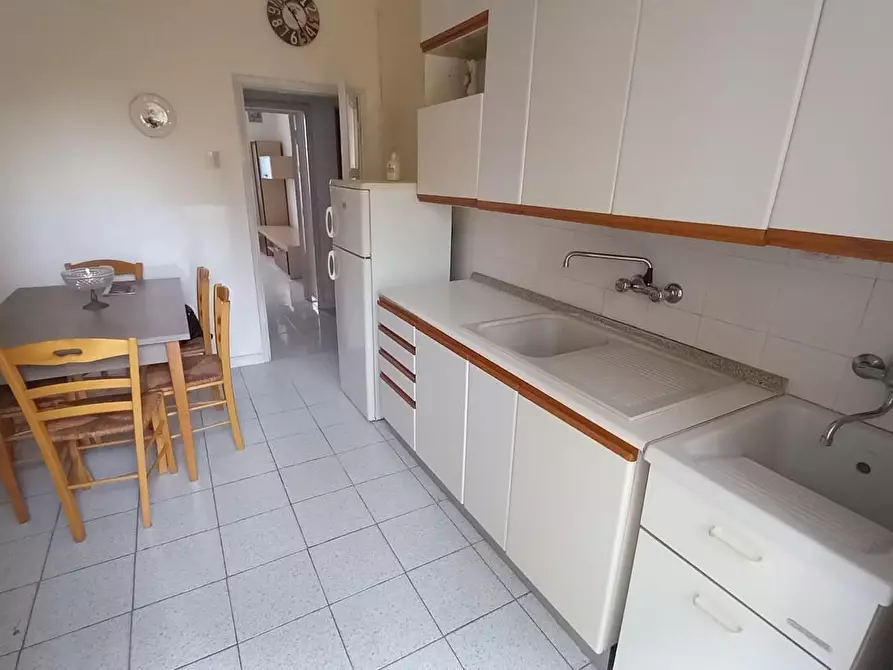 Immagine 5 di Appartamento in vendita  a Livorno