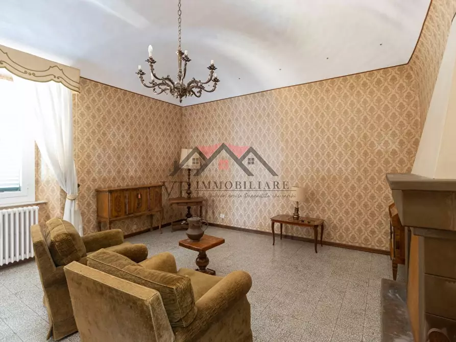 Immagine 2 di Appartamento in vendita  a Pomarance