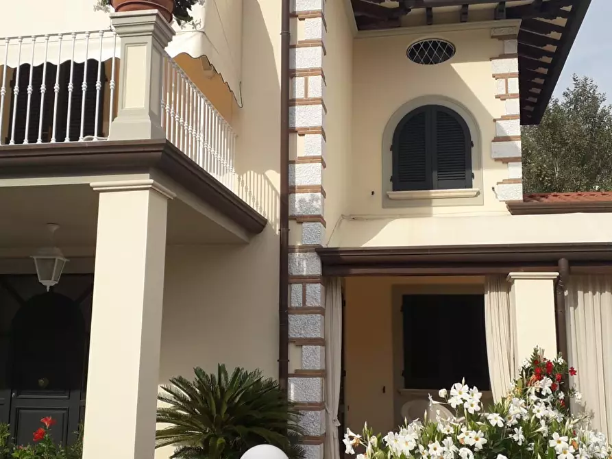 Immagine 39 di Casa bifamiliare in affitto  a Forte Dei Marmi