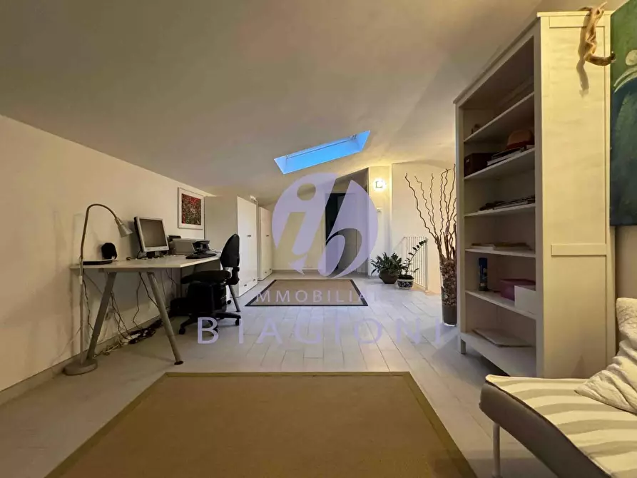 Immagine 22 di Casa trifamiliare in vendita  a Pietrasanta