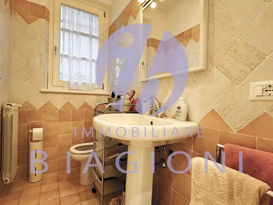 Immagine 13 di Casa trifamiliare in vendita  a Pietrasanta