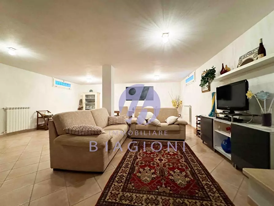 Immagine 29 di Casa trifamiliare in vendita  a Pietrasanta