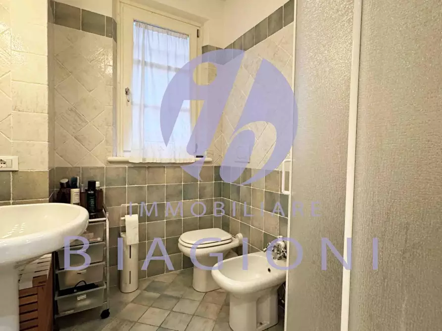 Immagine 11 di Casa trifamiliare in vendita  a Pietrasanta