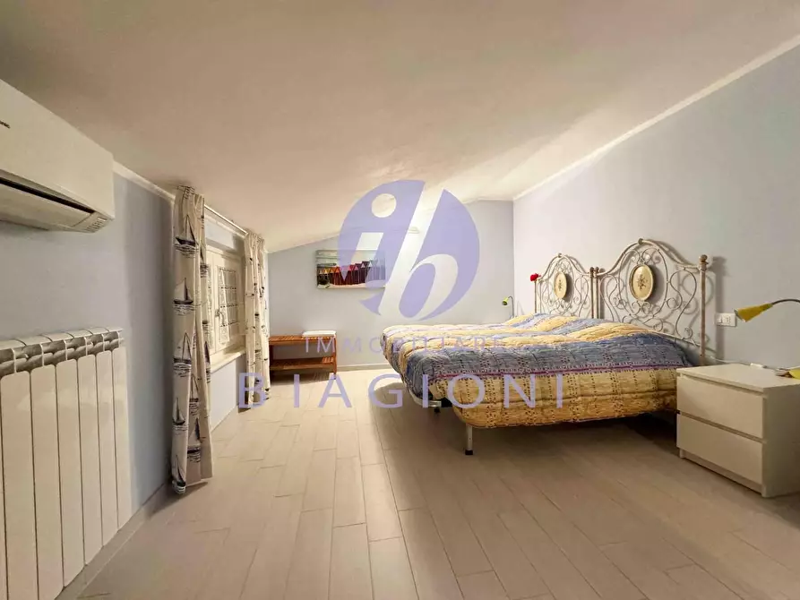 Immagine 34 di Casa trifamiliare in vendita  a Pietrasanta