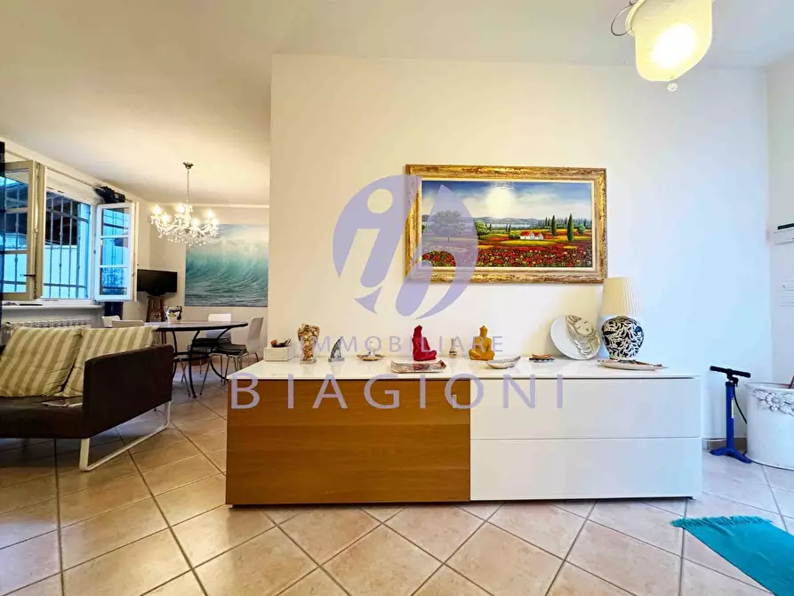 Immagine 3 di Casa trifamiliare in vendita  a Pietrasanta