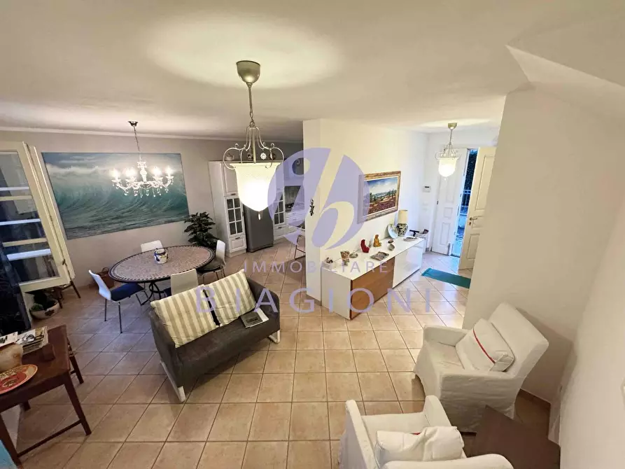 Immagine 5 di Casa trifamiliare in vendita  a Pietrasanta