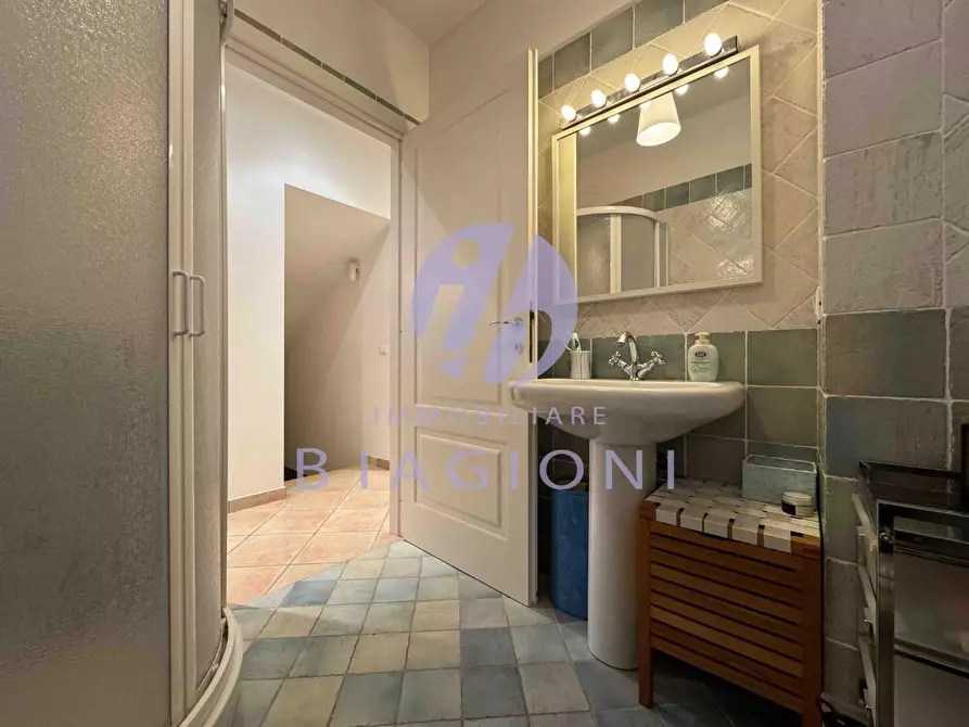 Immagine 12 di Casa trifamiliare in vendita  a Pietrasanta