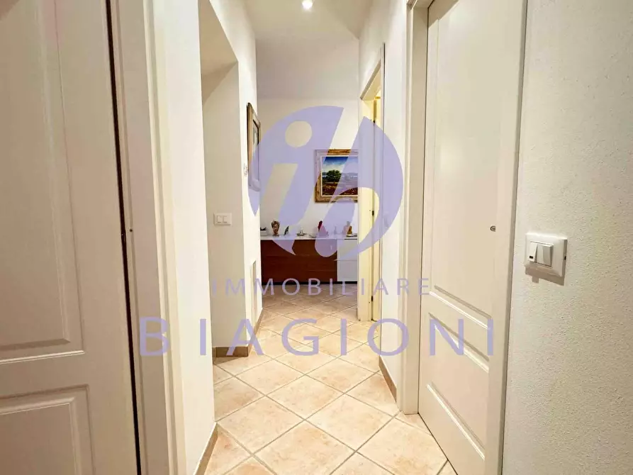 Immagine 10 di Casa trifamiliare in vendita  a Pietrasanta