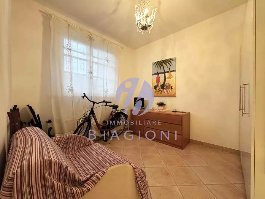 Immagine 17 di Casa trifamiliare in vendita  a Pietrasanta