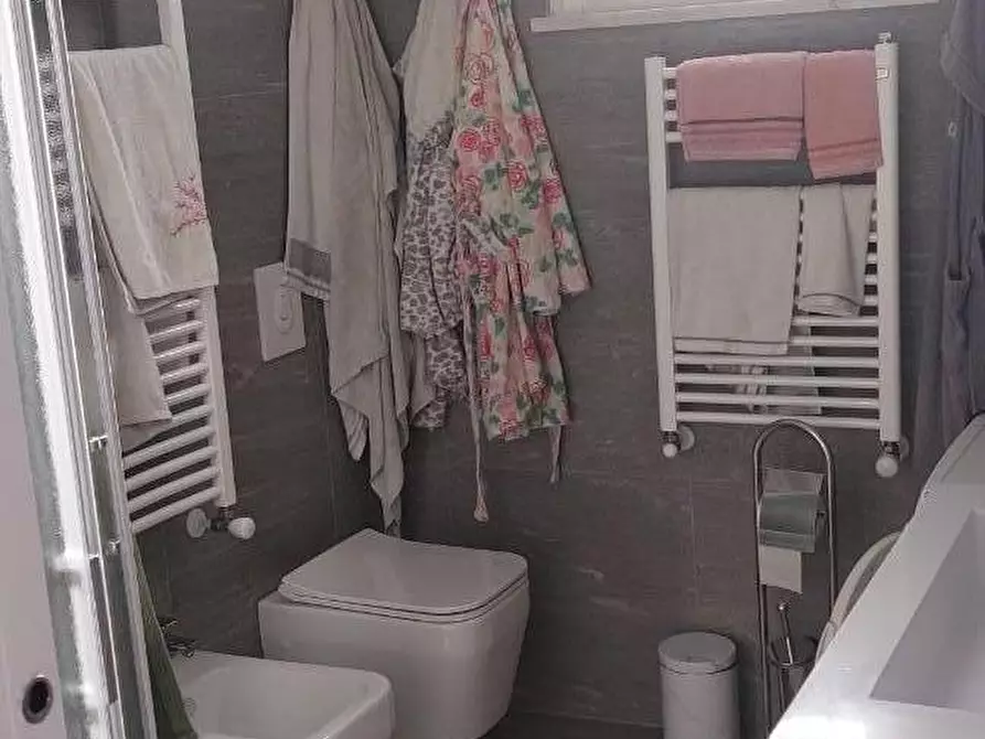 Immagine 9 di Appartamento in vendita  a Ortonovo