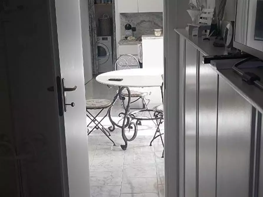 Immagine 7 di Appartamento in vendita  a Ortonovo