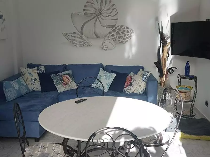 Immagine 2 di Appartamento in vendita  a Ortonovo