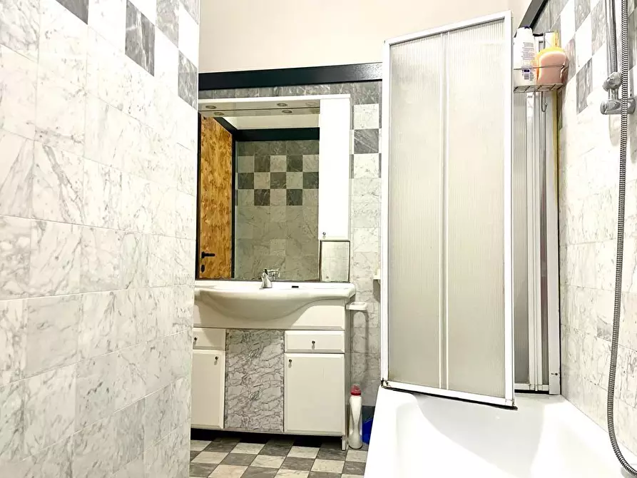 Immagine 10 di Appartamento in vendita  a Massa