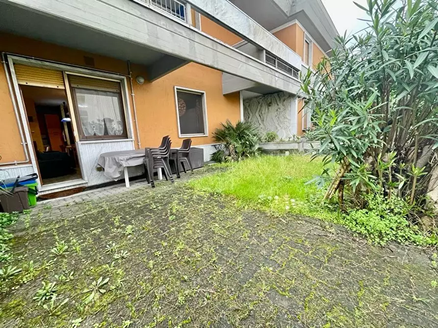 Immagine 3 di Appartamento in vendita  a Massa