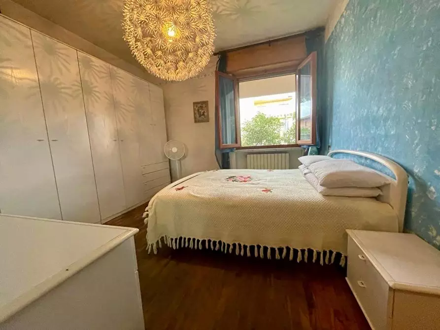 Immagine 9 di Appartamento in vendita  a Massa