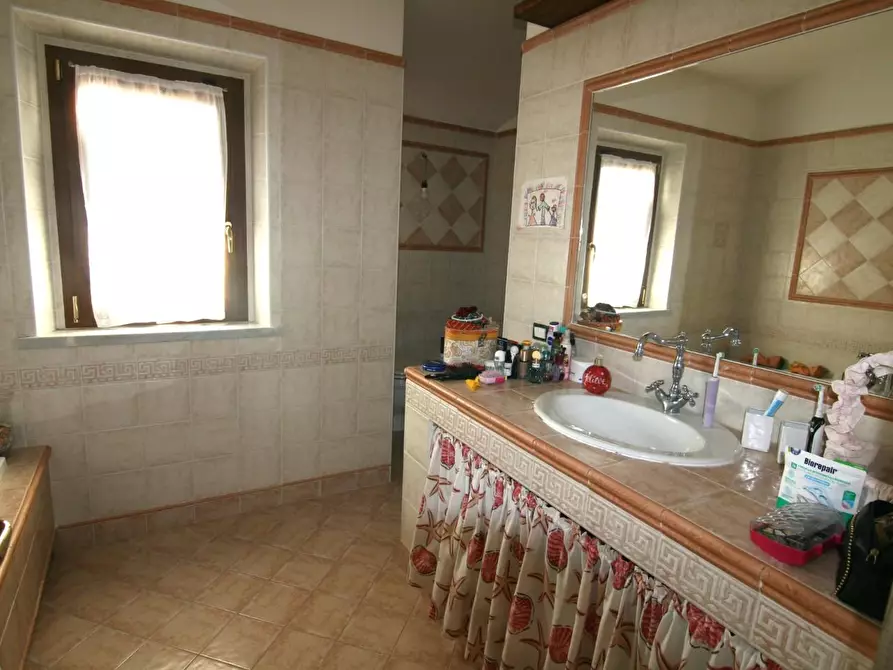 Immagine 8 di Casa indipendente in vendita  a Carrara