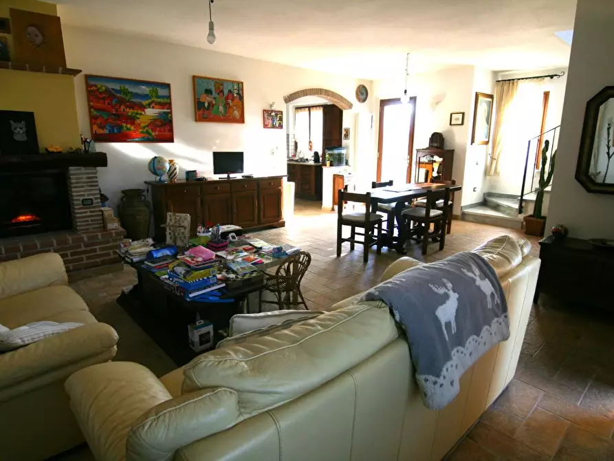 Immagine 3 di Casa indipendente in vendita  a Carrara