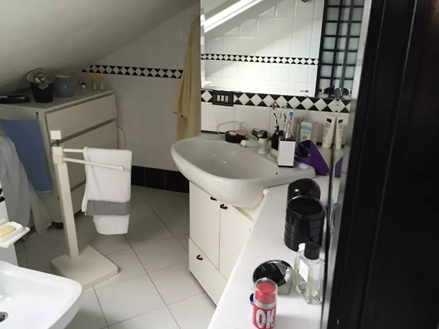 Immagine 21 di Casa semindipendente in vendita  a Carrara