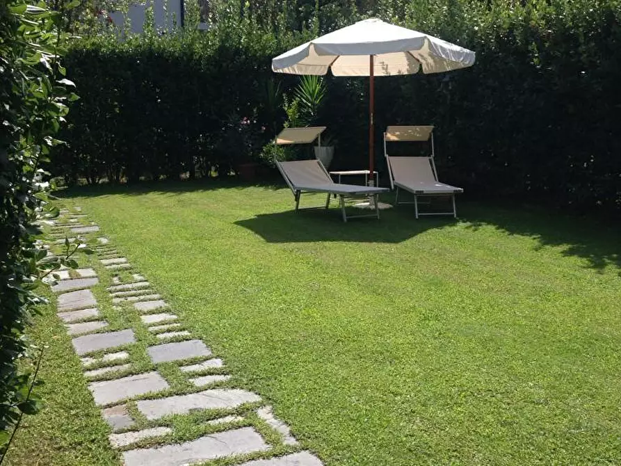 Immagine 26 di Casa bifamiliare in affitto  a Forte Dei Marmi