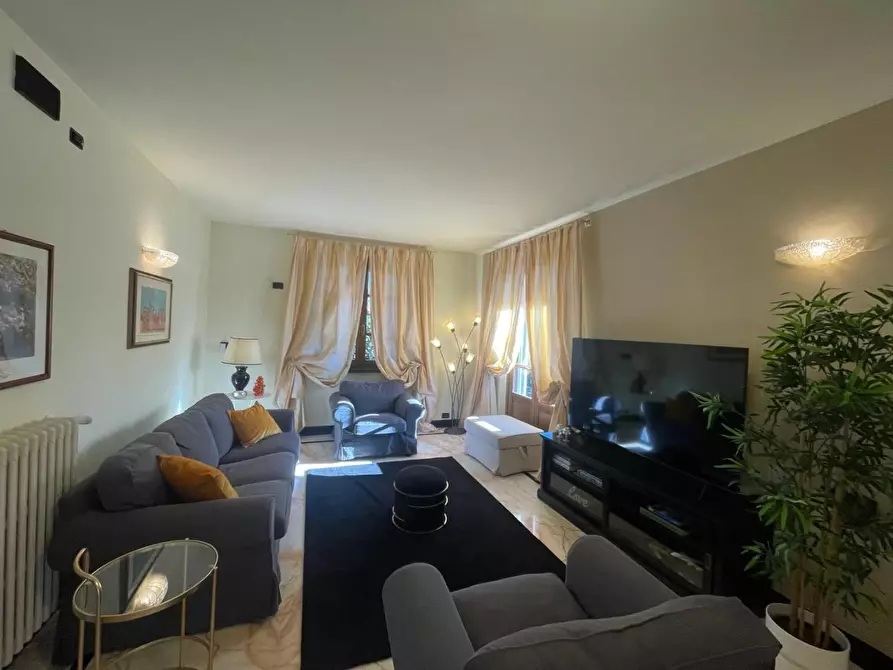 Immagine 2 di Villa in affitto  a Forte Dei Marmi