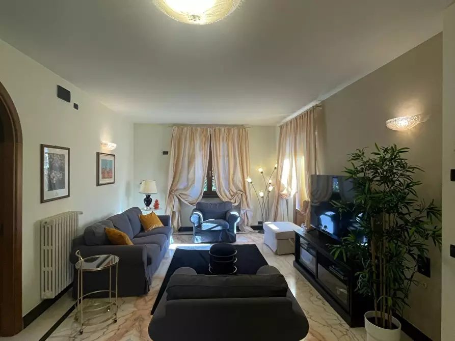 Immagine 4 di Villa in affitto  a Forte Dei Marmi
