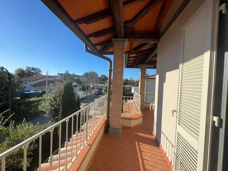 Immagine 37 di Villa in affitto  a Forte Dei Marmi
