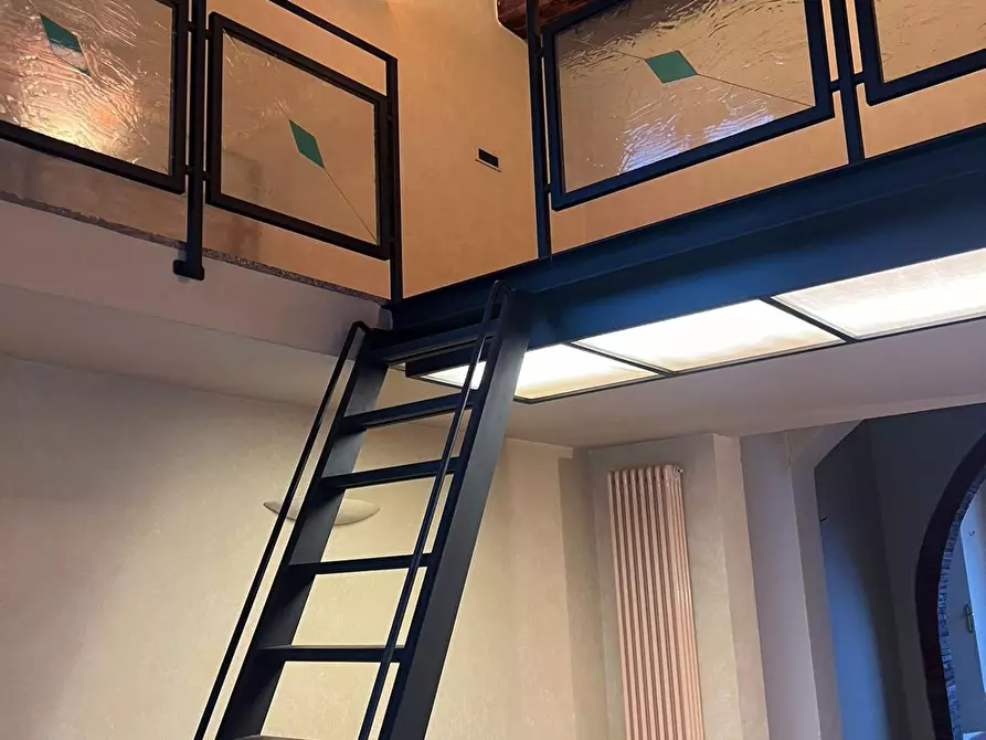 Immagine 6 di Locale commerciale in affitto  a Capraia E Limite