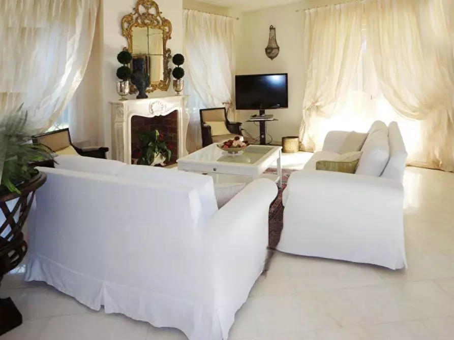 Immagine 9 di Villa in affitto  a Forte Dei Marmi