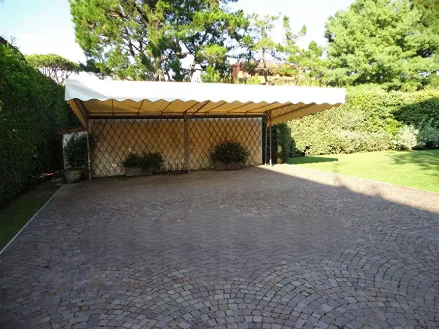 Immagine 7 di Villa in affitto  a Forte Dei Marmi