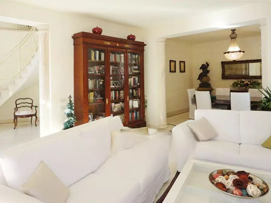 Immagine 11 di Villa in affitto  a Forte Dei Marmi