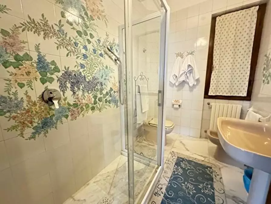 Immagine 18 di Villa in vendita  a Forte Dei Marmi