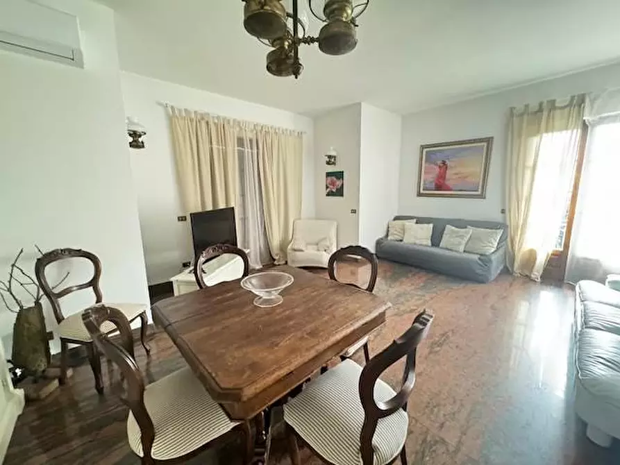 Immagine 10 di Villa in vendita  a Forte Dei Marmi