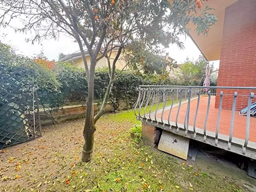 Immagine 3 di Villa in vendita  a Forte Dei Marmi