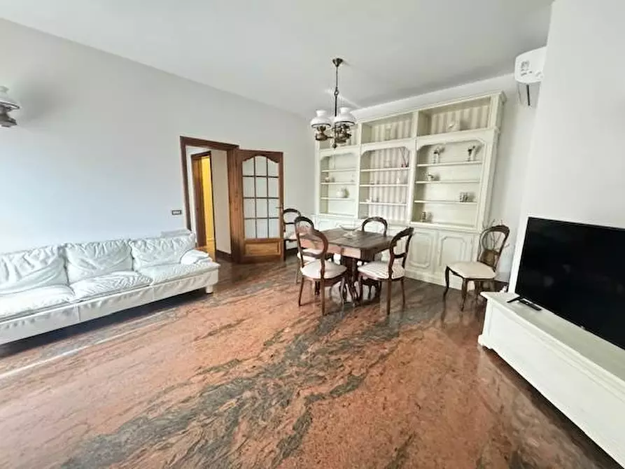 Immagine 8 di Villa in vendita  a Forte Dei Marmi