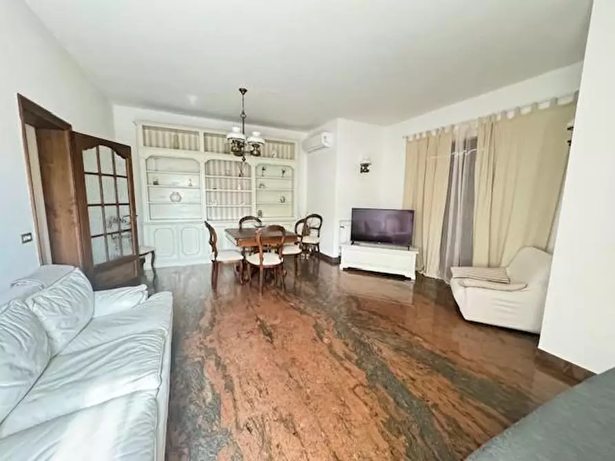 Immagine 9 di Villa in vendita  a Forte Dei Marmi