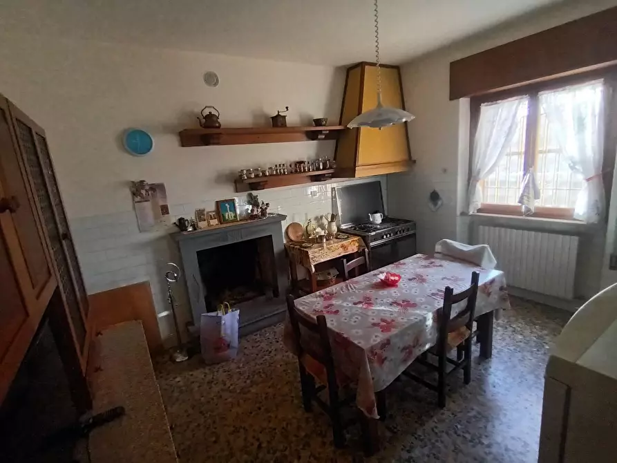 Immagine 41 di Villa in vendita  a Lucca