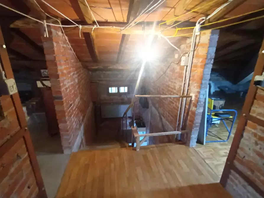 Immagine 10 di Villa in vendita  a Lucca