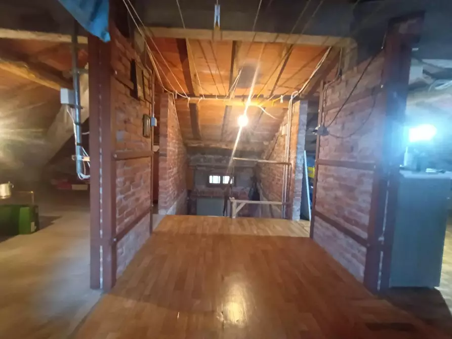 Immagine 14 di Villa in vendita  a Lucca