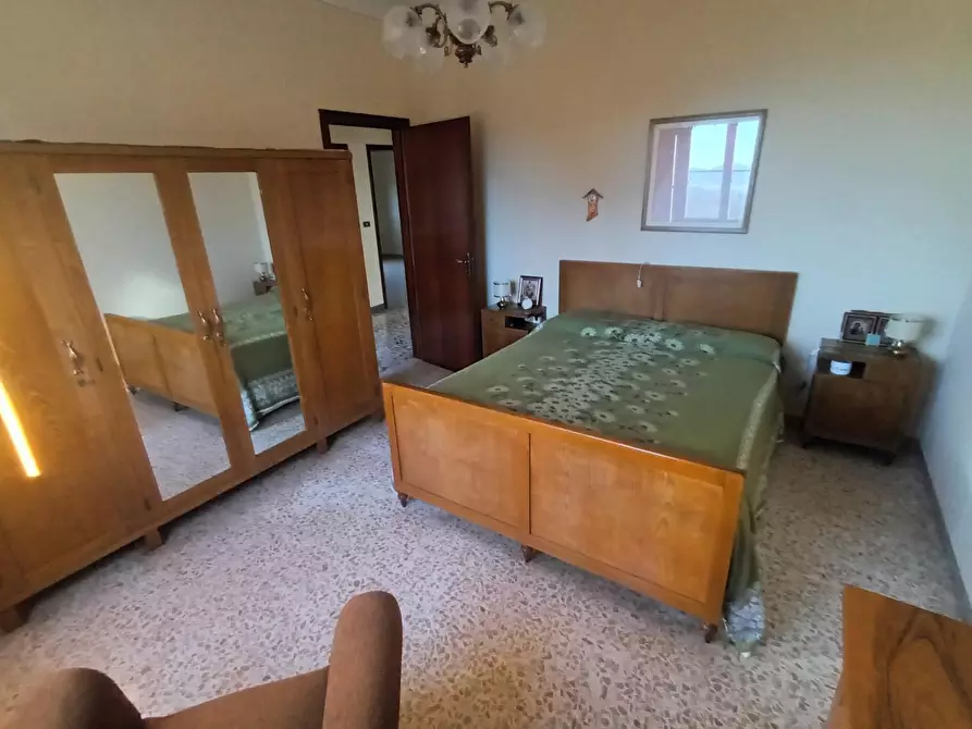 Immagine 27 di Villa in vendita  a Lucca