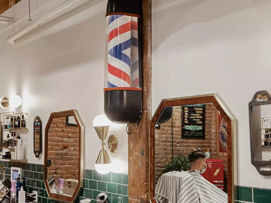 Immagine 22 di Attività commerciale in vendita  a Empoli