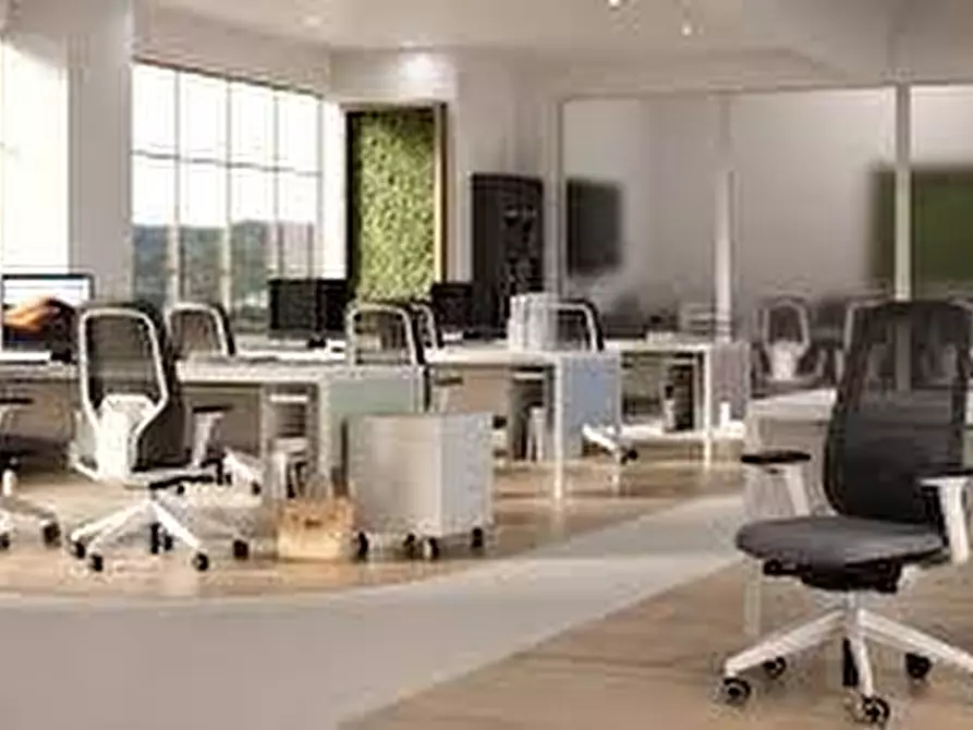 Immagine 7 di Ufficio in vendita  a Massarosa