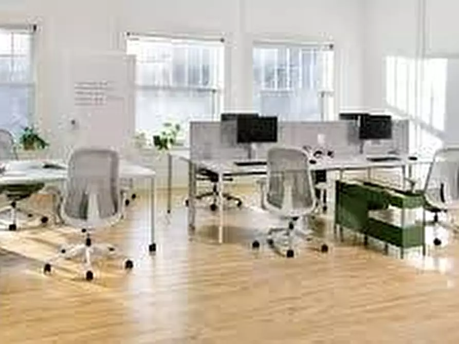 Immagine 5 di Ufficio in vendita  a Massarosa