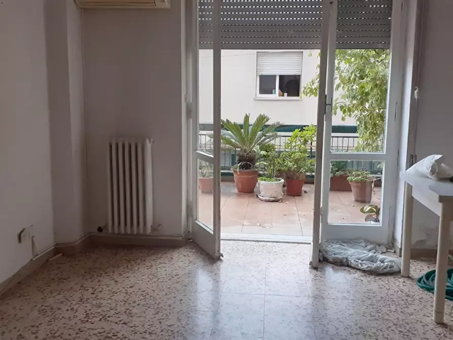 Immagine 2 di Appartamento in vendita  a Massa