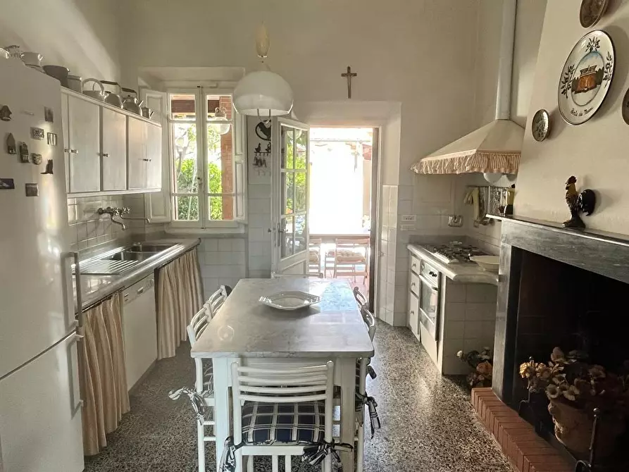 Immagine 5 di Villa in affitto  a Forte Dei Marmi