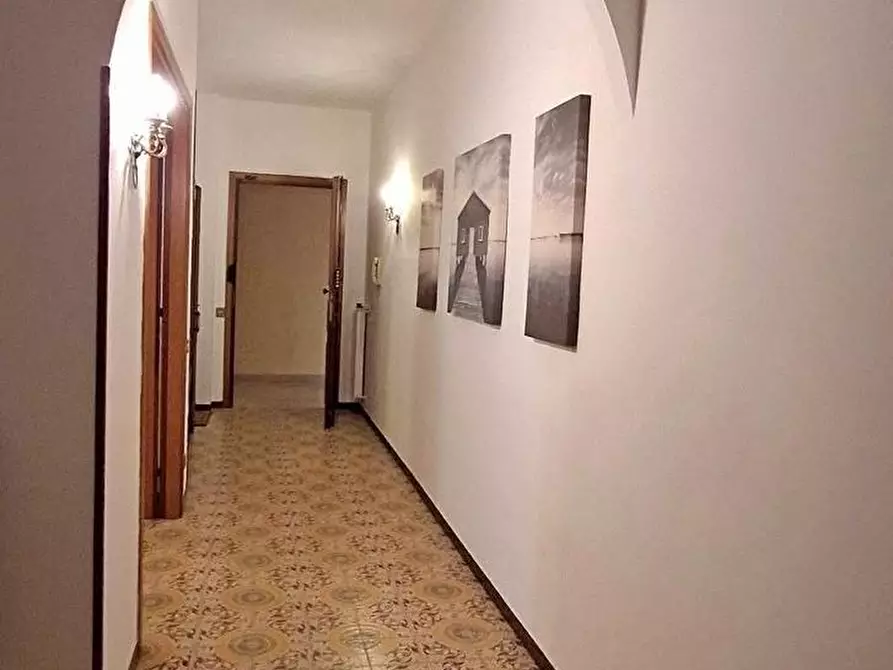 Immagine 5 di Appartamento in affitto  a Massa