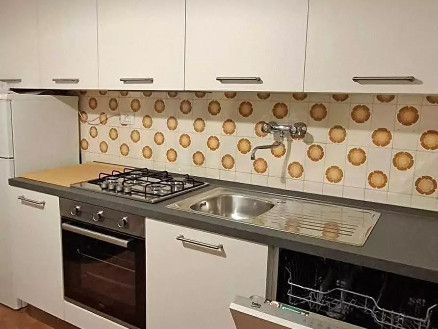 Immagine 7 di Appartamento in affitto  a Massa