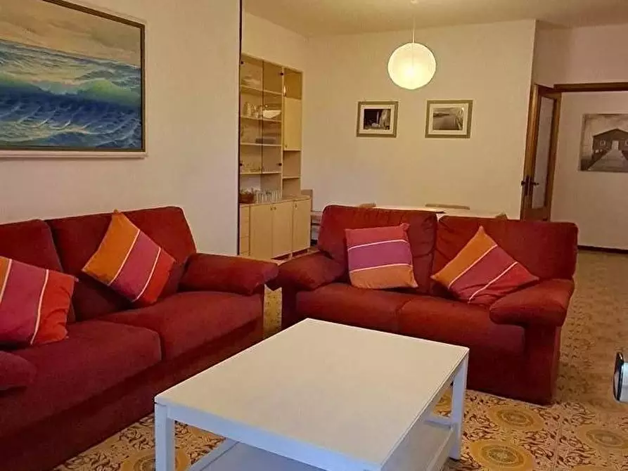 Immagine 2 di Appartamento in affitto  a Massa