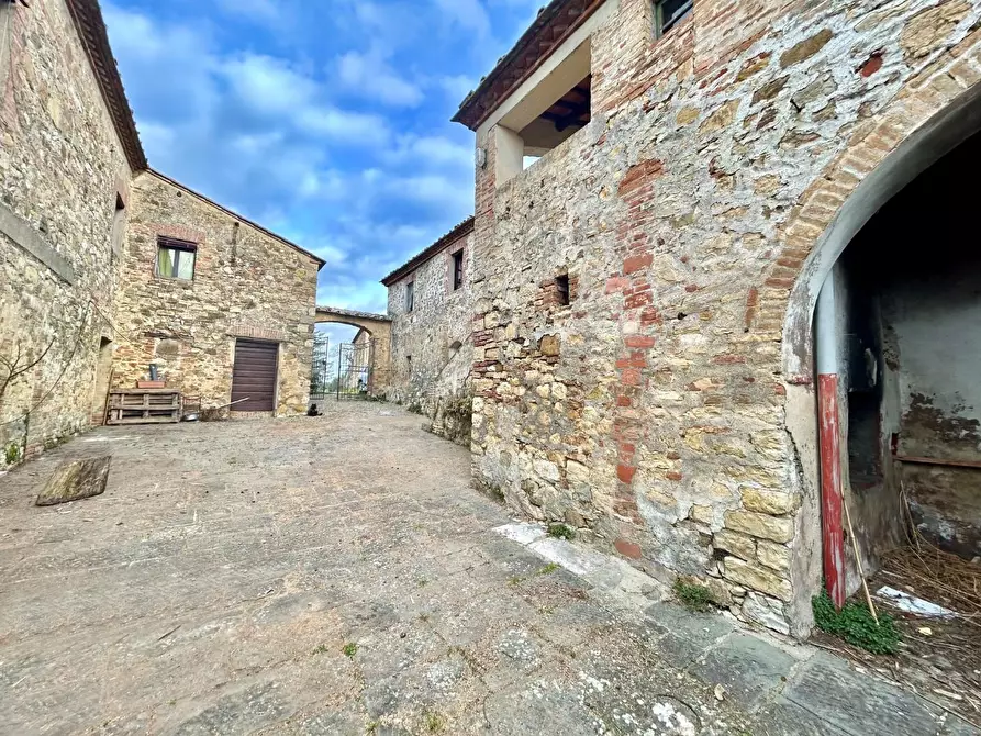 Immagine 1 di Casa colonica in vendita  a Castelnuovo Berardenga